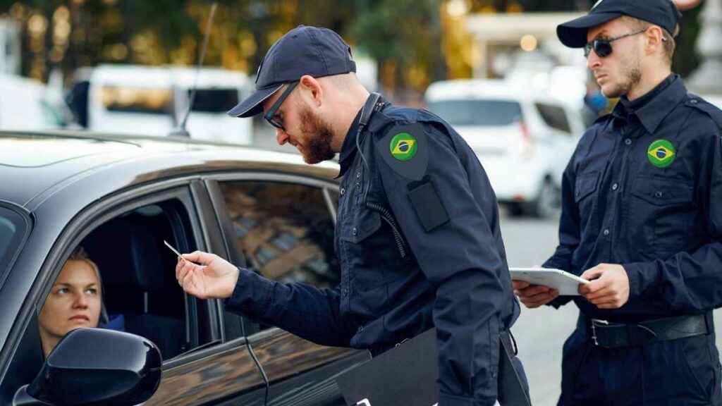 Seu carro não pode mais ser apreendido em blitz de trânsito, saiba seus direitos