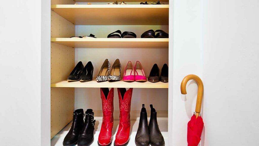 Como organizar os sapatos em casa