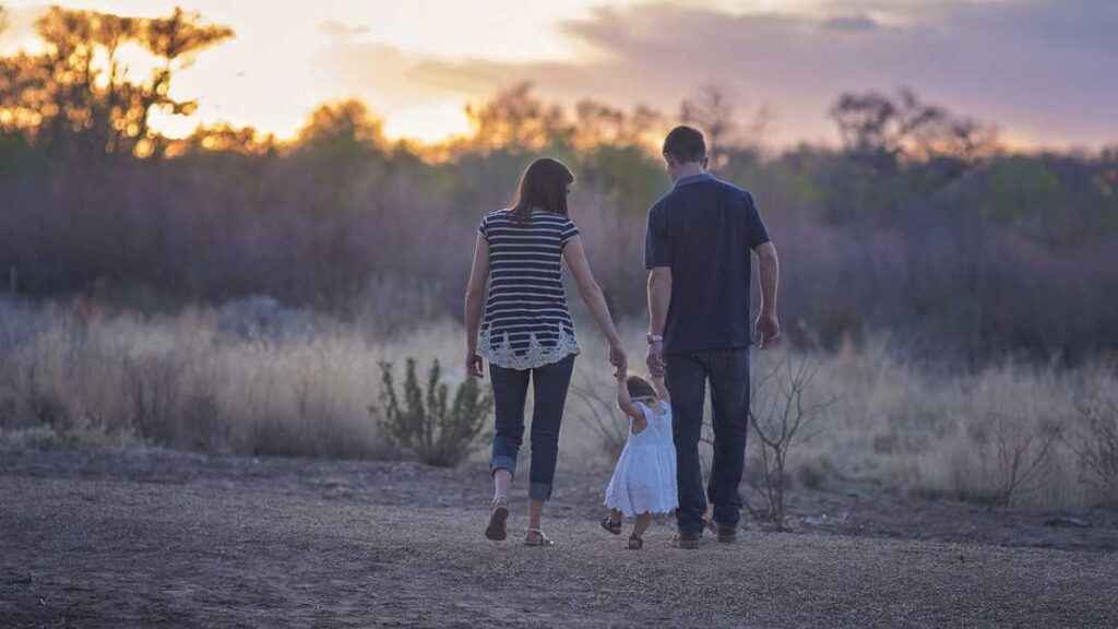 Quais as melhores frases sobre família falsa