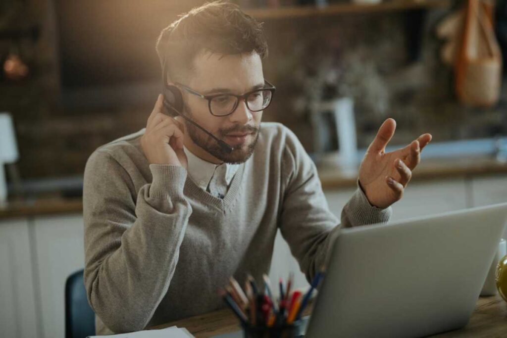 Despachantes virtuais agilizam resolução de pendências veiculares com praticidade digital